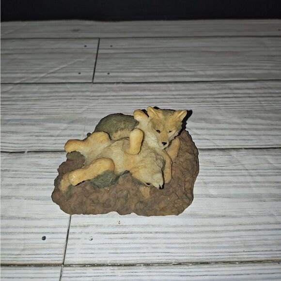 Youngs 1997 Ceramic Wolf Pups Figurine Two Grey Brown Wolves Playing Collectible - Picture 1 of 8